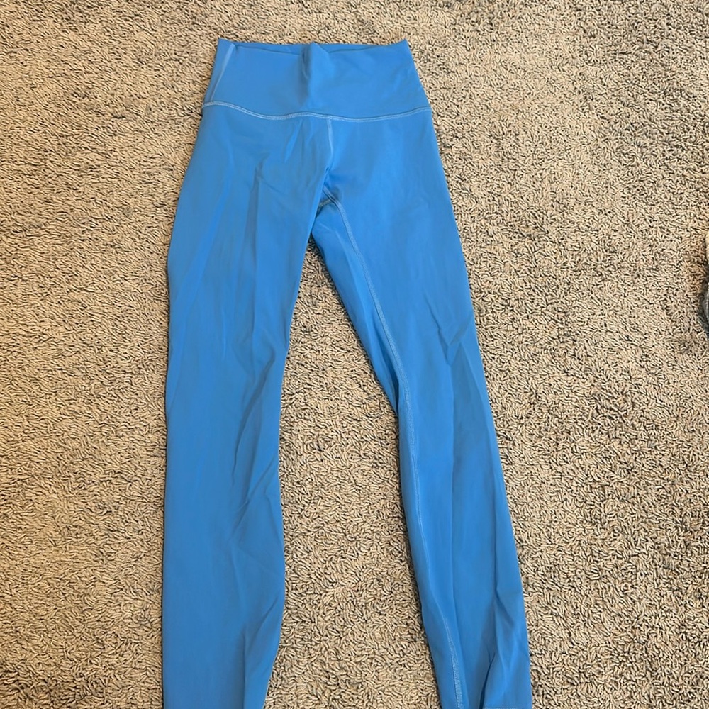 Lulu size 2 wunder under Blue Nile leggings 25 inch